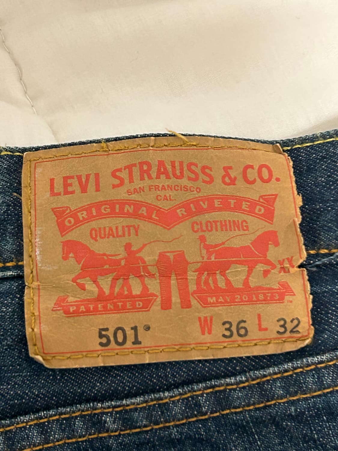 리바이스501스트레이트 핏 딥블루 팬츠 팝니다 커스텀(부츠컷) (정품) 상품이미지3