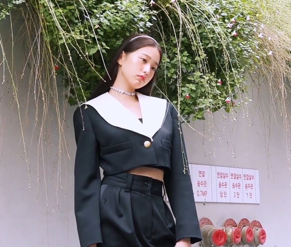 미우미우 세일러 카라 크롭 자켓 상품이미지1