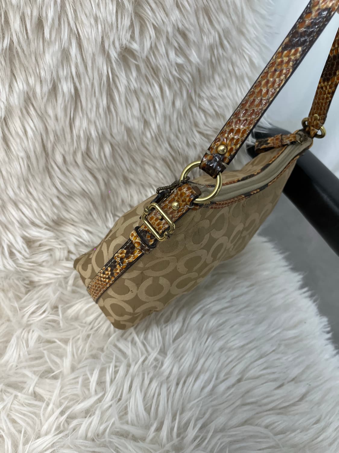 Coach Crocodile Mini Shoulder Bag 상품이미지3