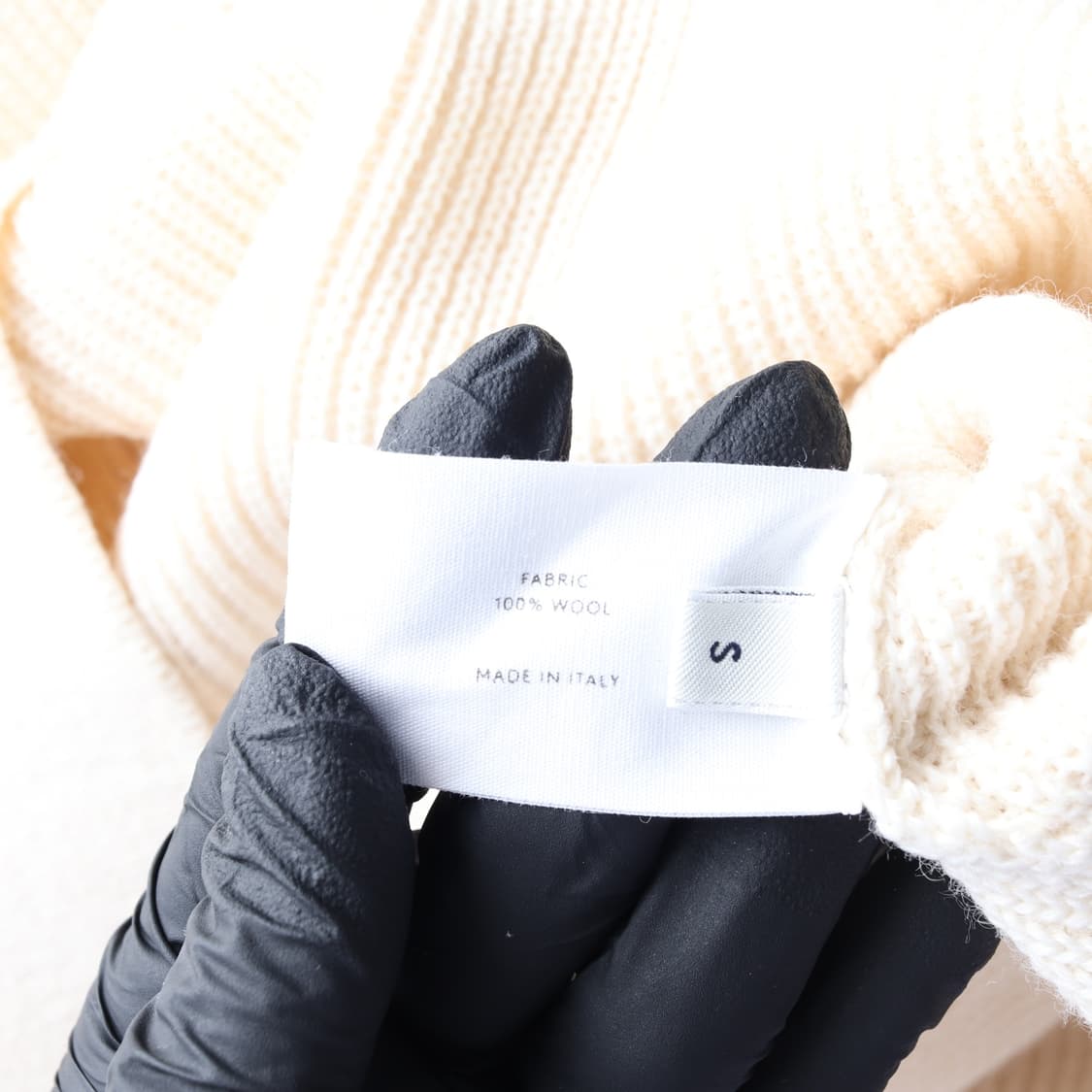 르메르 울100% 크림 아이보리 숄카라 브이넥 니트 스웨터 상품이미지7