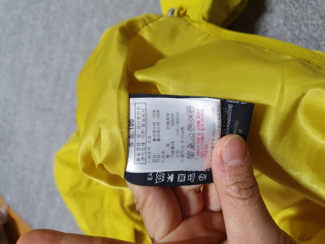 K2정품 점퍼 바람막이 후드 자켓입니다.  상품이미지3