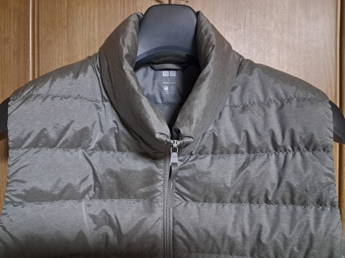 유니클로 여성 경량 패딩조끼 L 상품이미지4