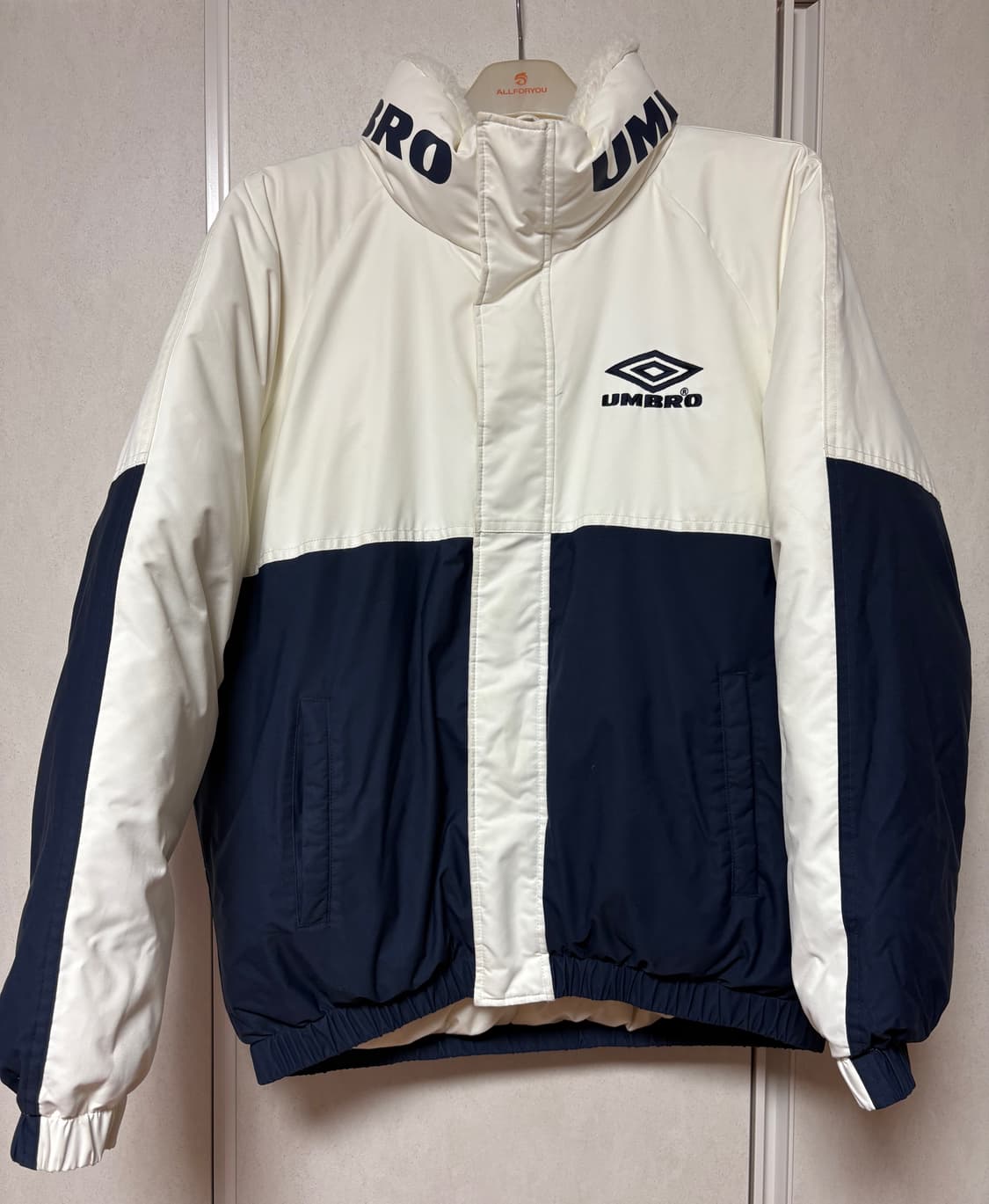 엄브로 박정민 패딩 상품이미지2