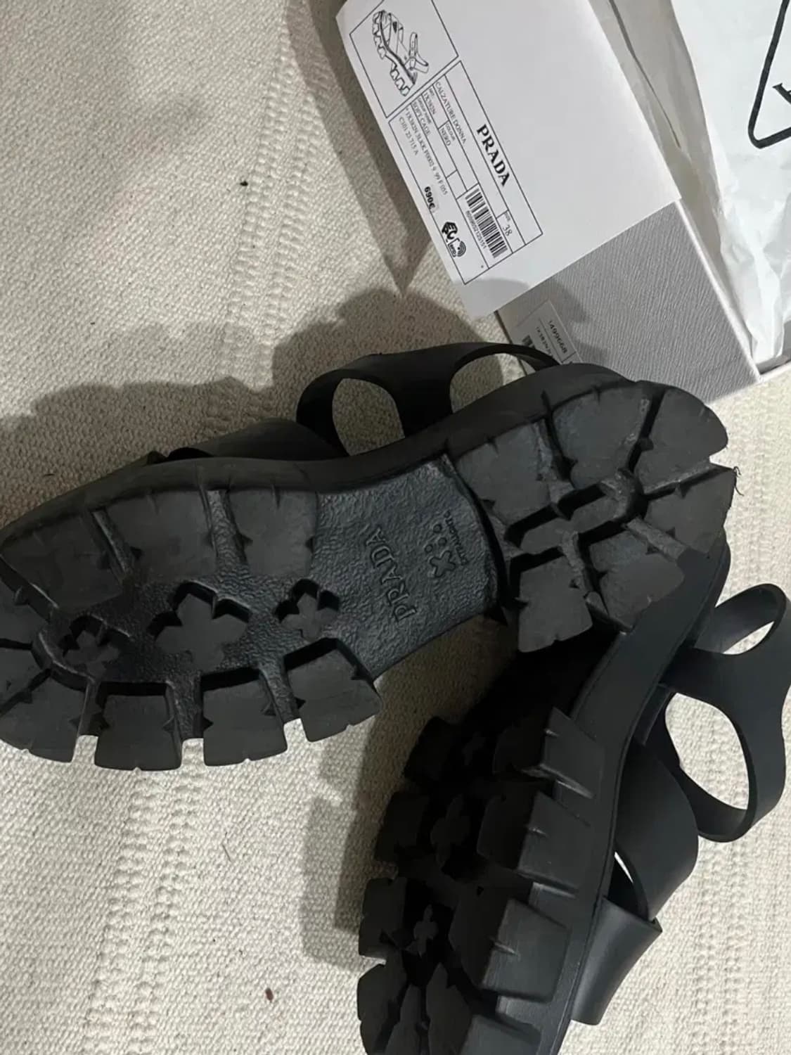 프라다 - 모놀리스 러버 샌들 상품이미지4