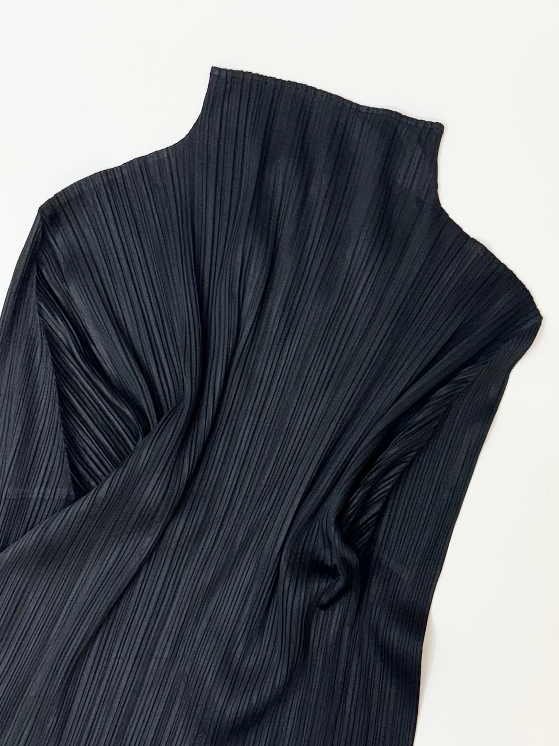 Issey Miyake 이세이미야케 플리츠 반폴라 롱 슬리브 상품이미지1