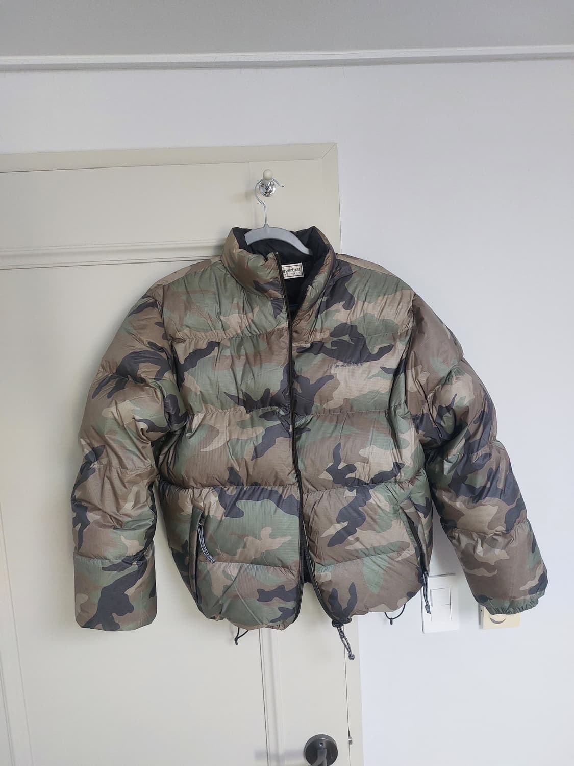 디스이즈네버댓 리버시블 카모 패딩 M 상품이미지1
