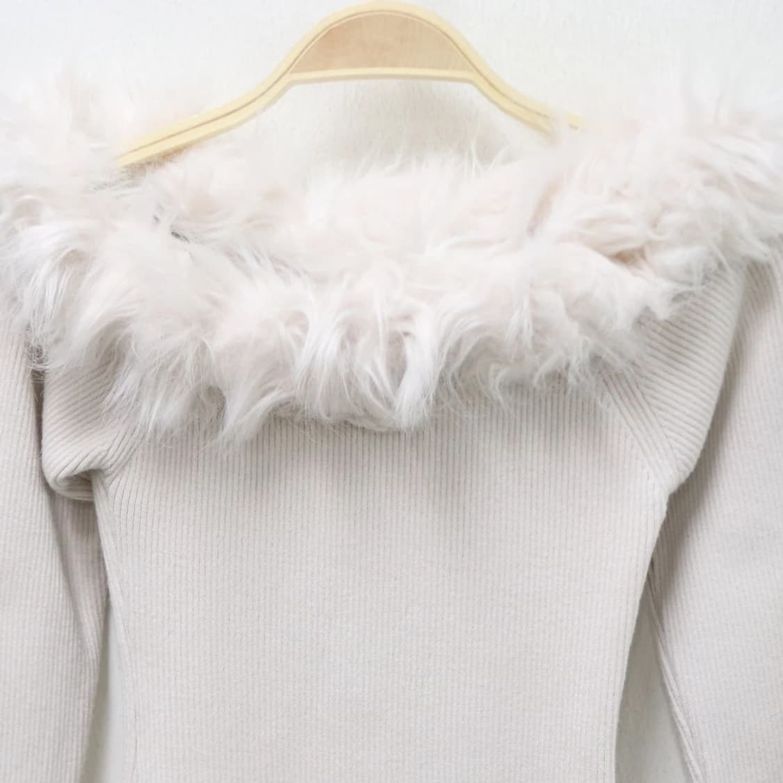 지알엘 오프숄더 퍼 니트 61088 상품이미지3