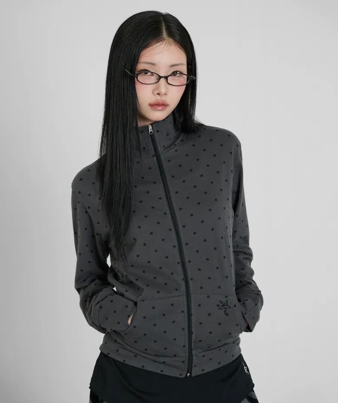 잇자바이브 DOT SYMBOL ZIP UP - CHARCOAL 상품이미지1