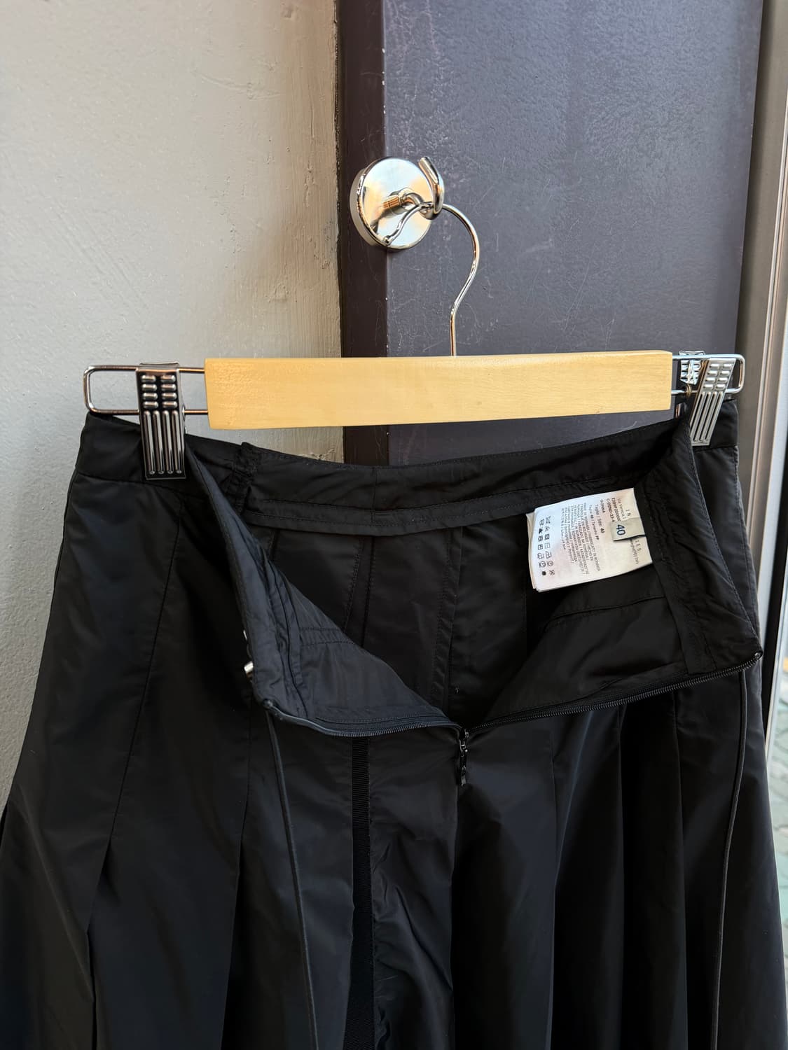 40/ 몽클레어 신형 플레어 미디 나일론 스커트 상품이미지7