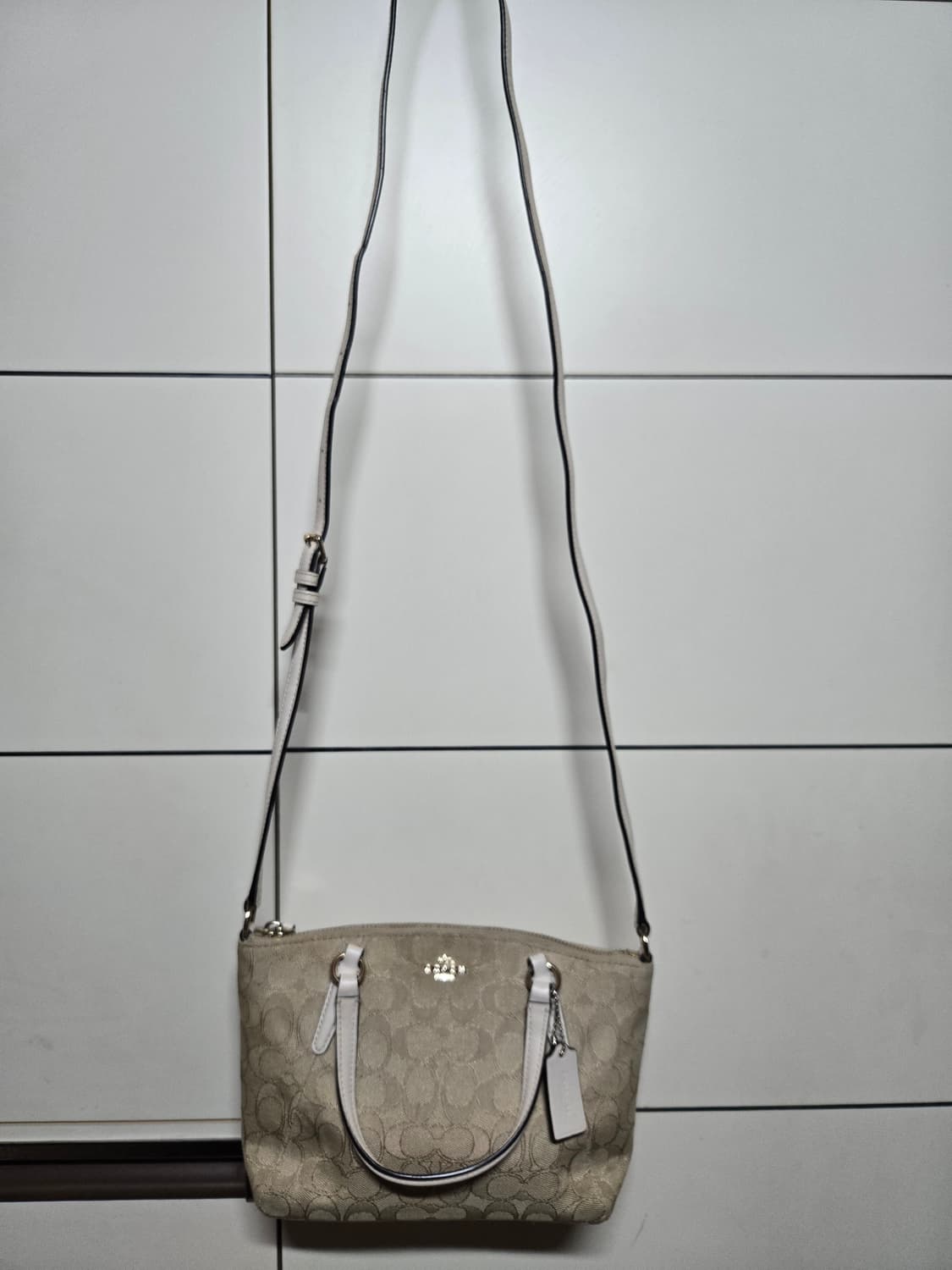 코치 토트백 시그니처 베이지 크로스백.토트백 상품이미지3