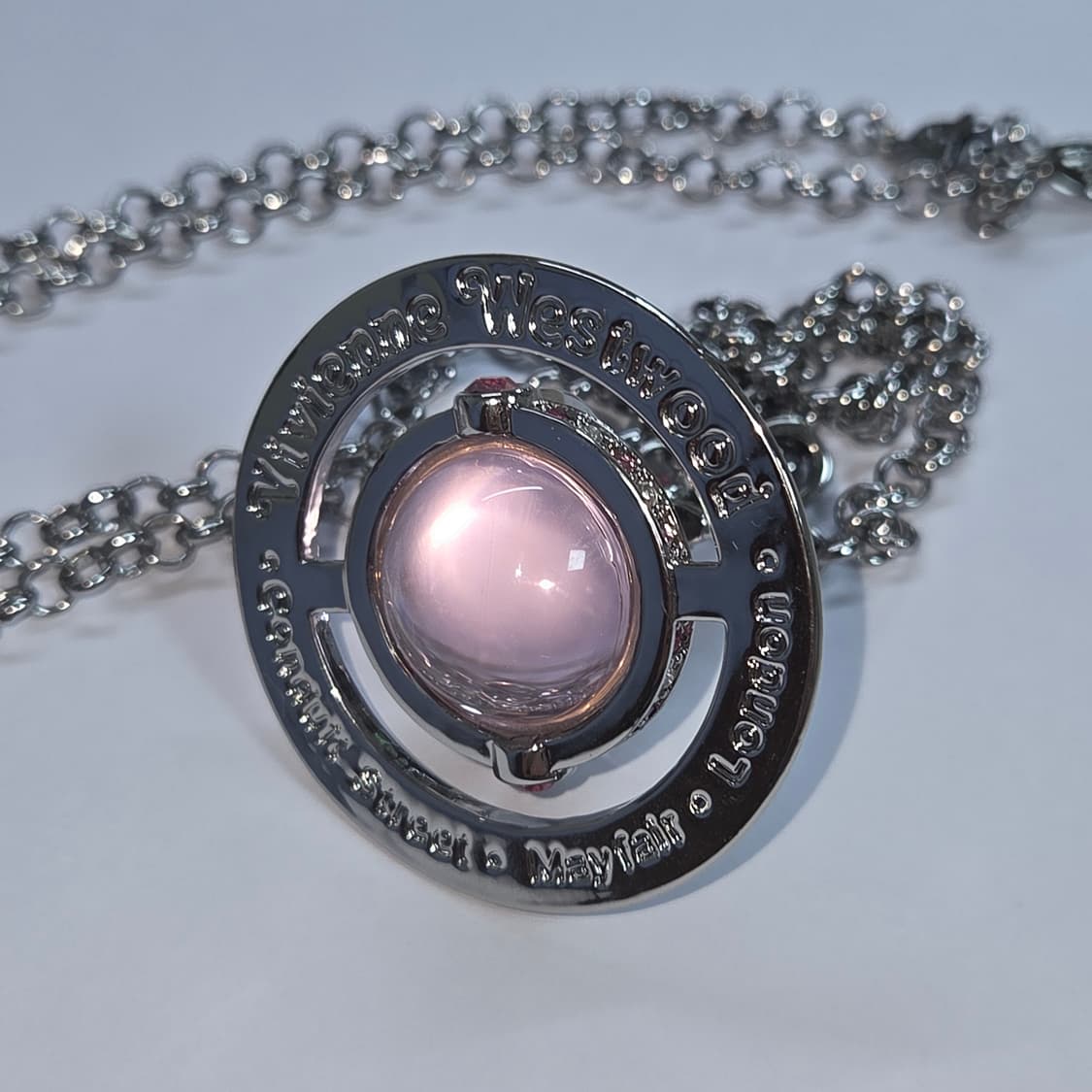 비비안웨스트우드 빅 orb 핑크 목걸이 판매합니다 상품이미지4