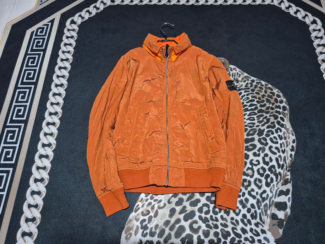 스톤 아일랜드 나일론 메탈 바람막이 오렌지 s 정품 상품이미지1