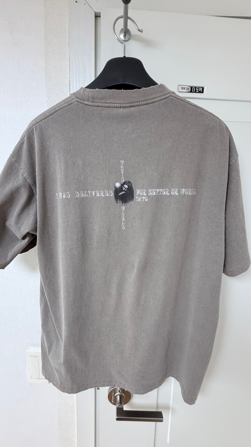 어웬드 레드 베일 티셔츠 차콜 상품이미지2