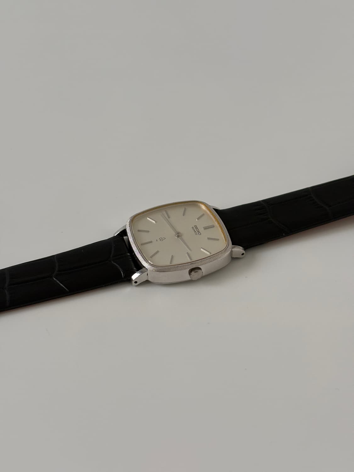 1970s Texture Bezel Silver Square Quartz 상품이미지5