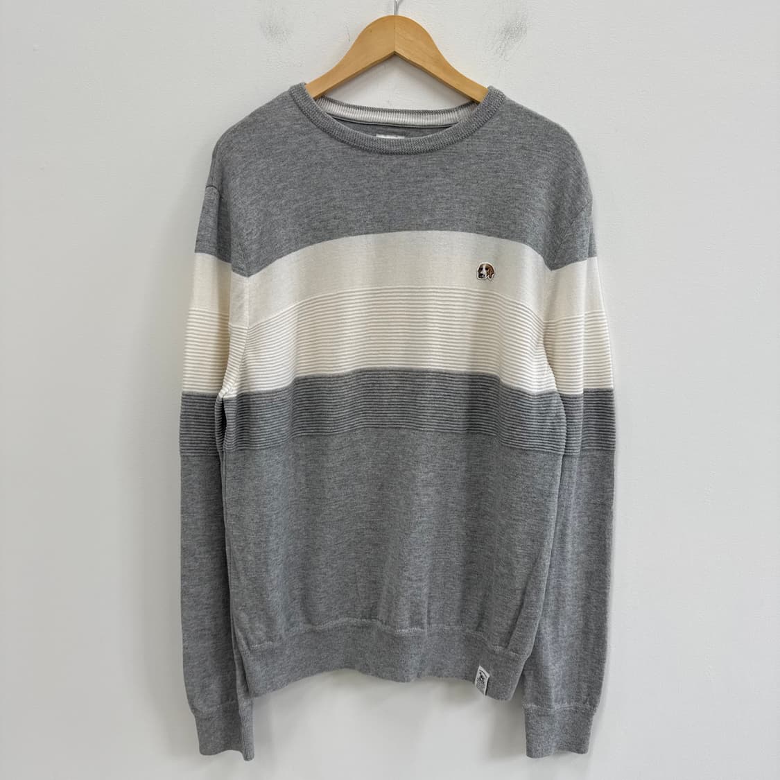 [110] 헤지스 배색 퍼피로고 라운드 니트 3677 상품이미지1