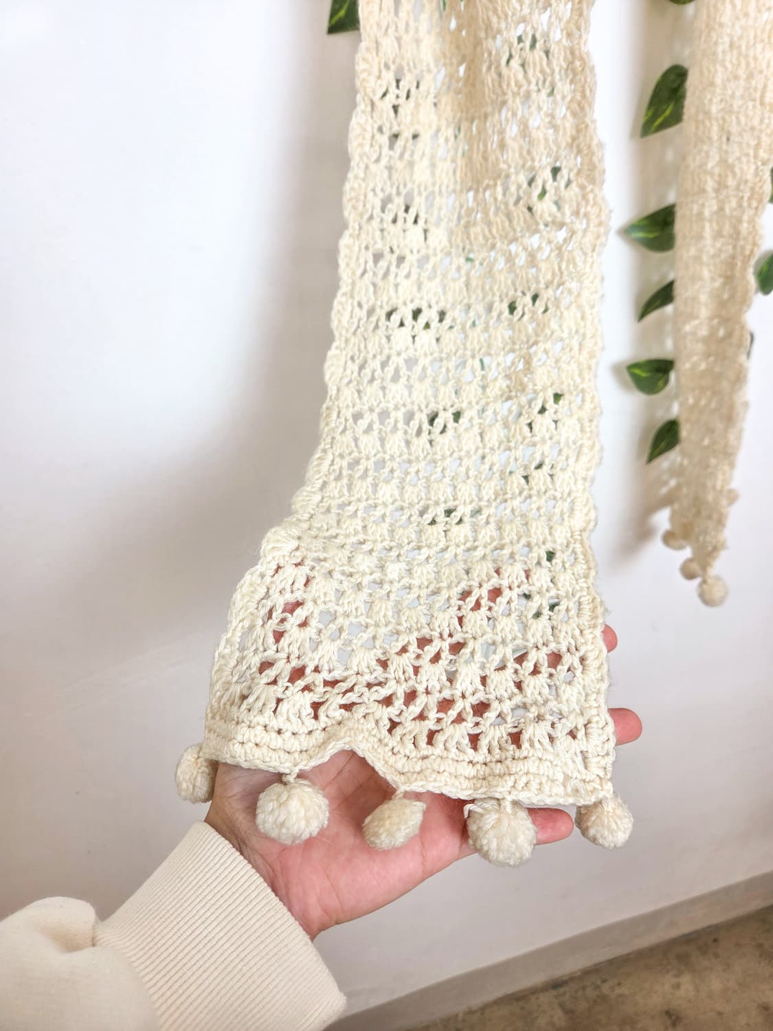 폼폼 아이보리 머플러 상품이미지2