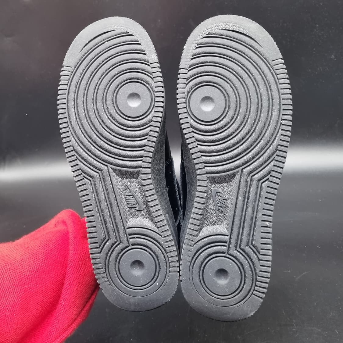 나이키 에어포스1 블랙 운동화245 상품이미지3