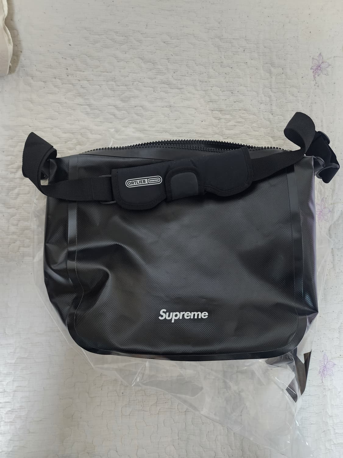 슈프림 오르트립 메신저백 상품이미지2