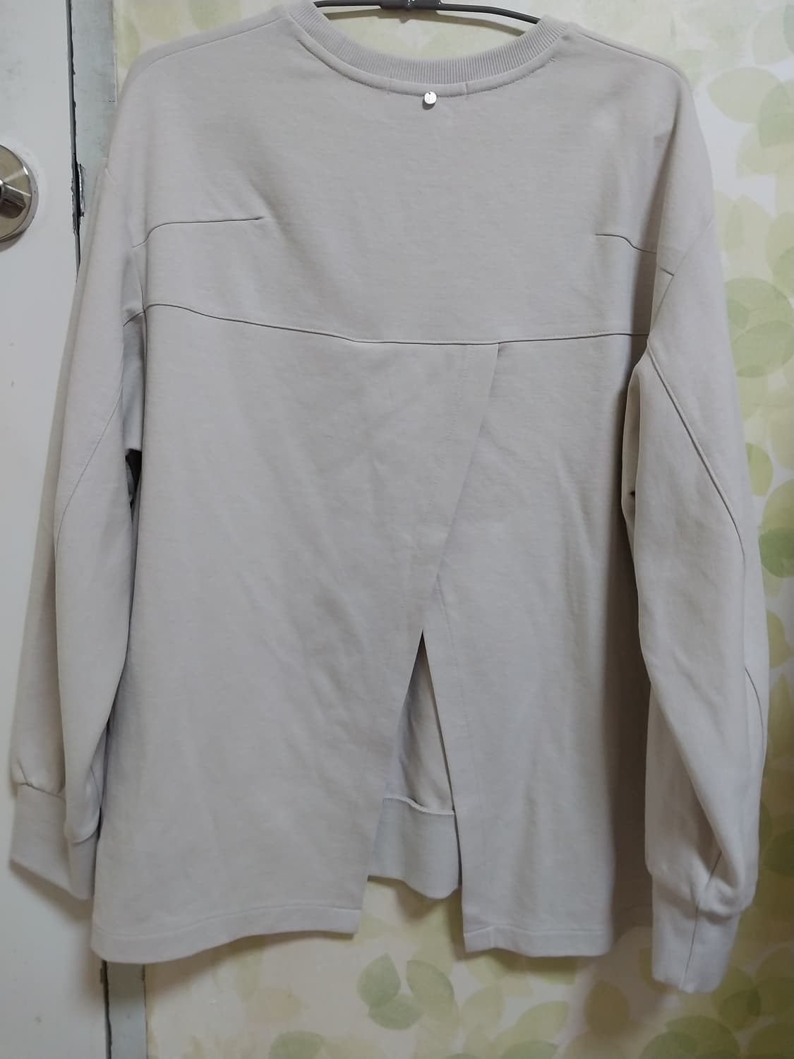 써스데이아일랜드 맨투맨티 상품이미지2