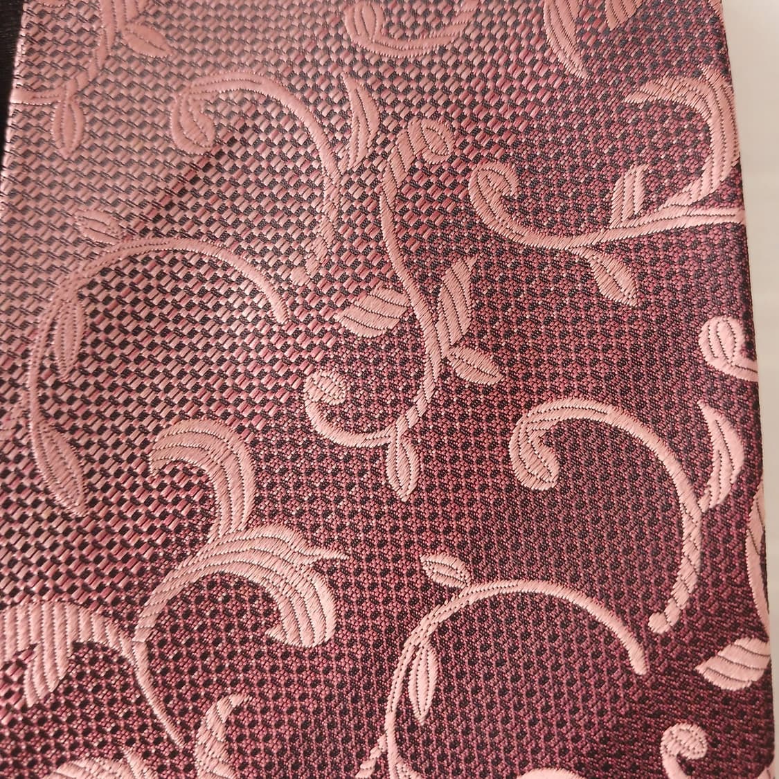 아쿠아스큐텀 실크 버건디 자카드 넥타이 9.9cm A등급 A19660
 상품이미지8