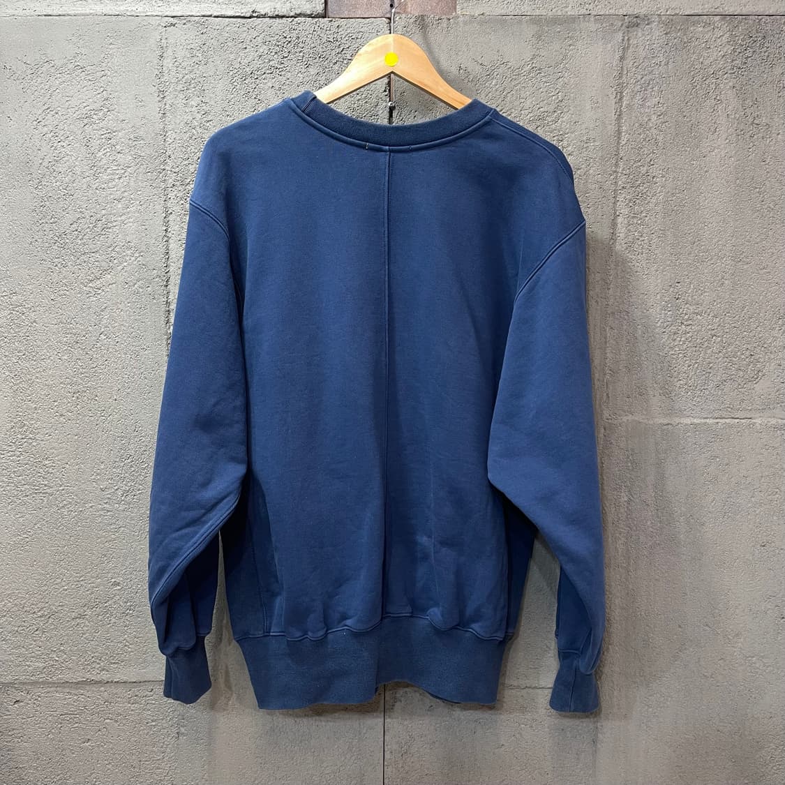 아이오다코타 네이비 스웻셔츠 상품이미지4