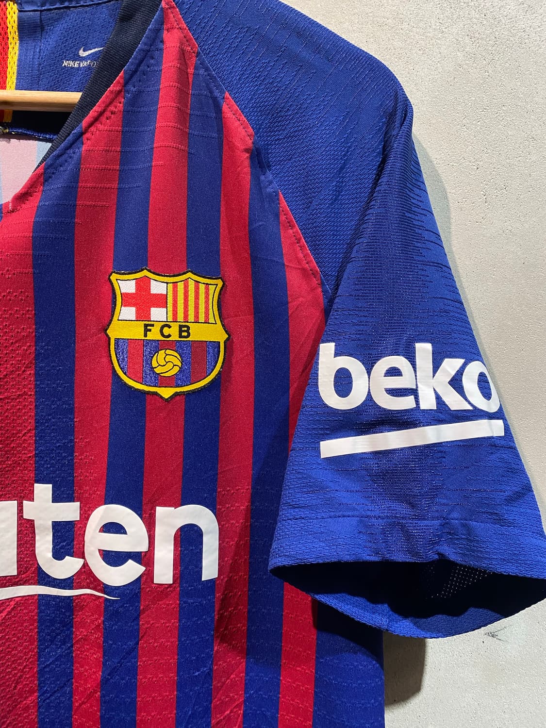 18-19 바르셀로나 메시 어센틱 홈 유니폼 상품이미지3