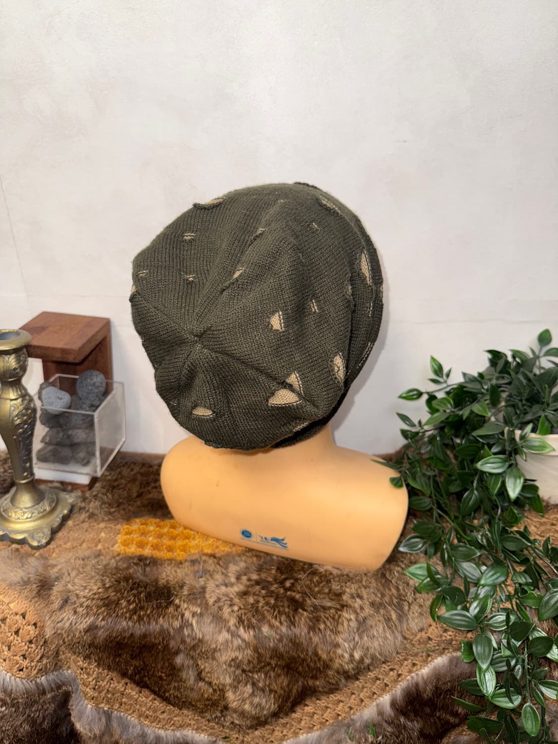 Khaki beige grunge damage lettering 비니 상품이미지3