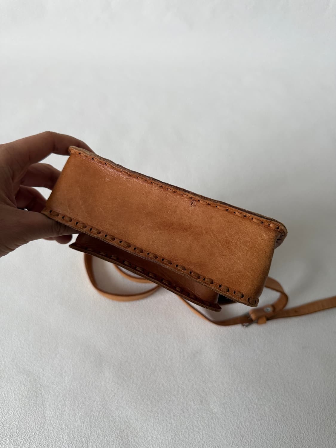 Pre owned 통가죽 크로스백 상품이미지5