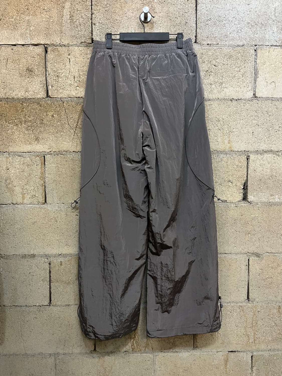 쿠어 커브드 파이핑 드로스트링 트랙 팬츠 상품이미지4