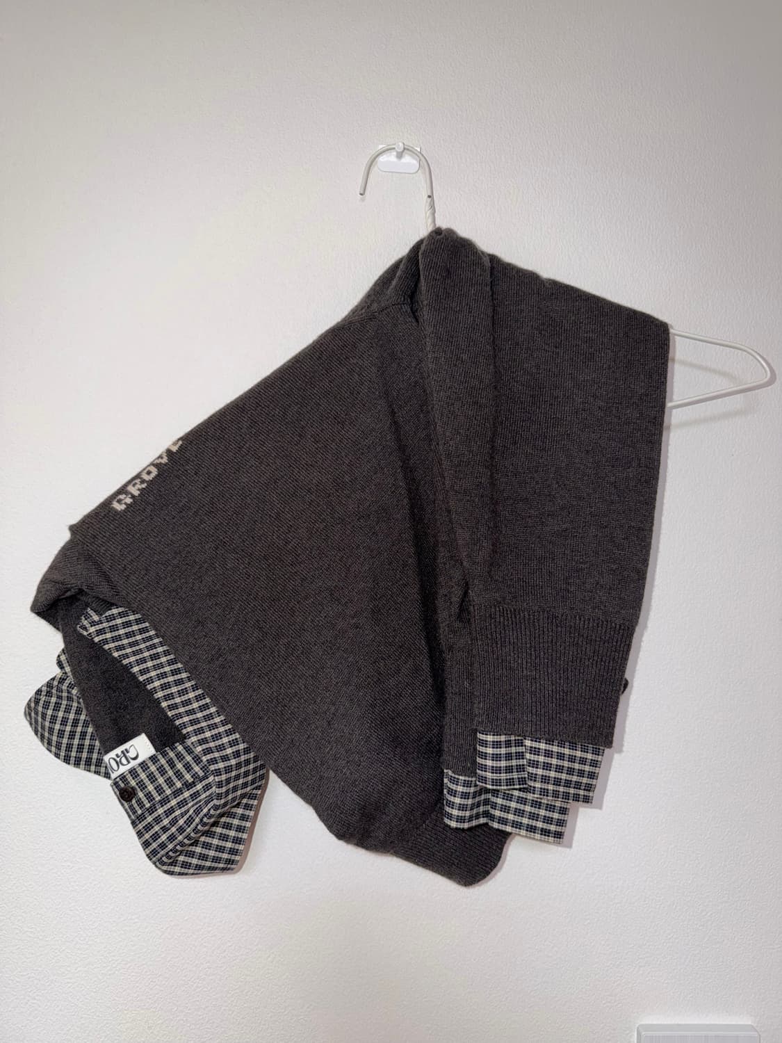 그로브 체크 카라 니트 다크그레이 상품이미지2