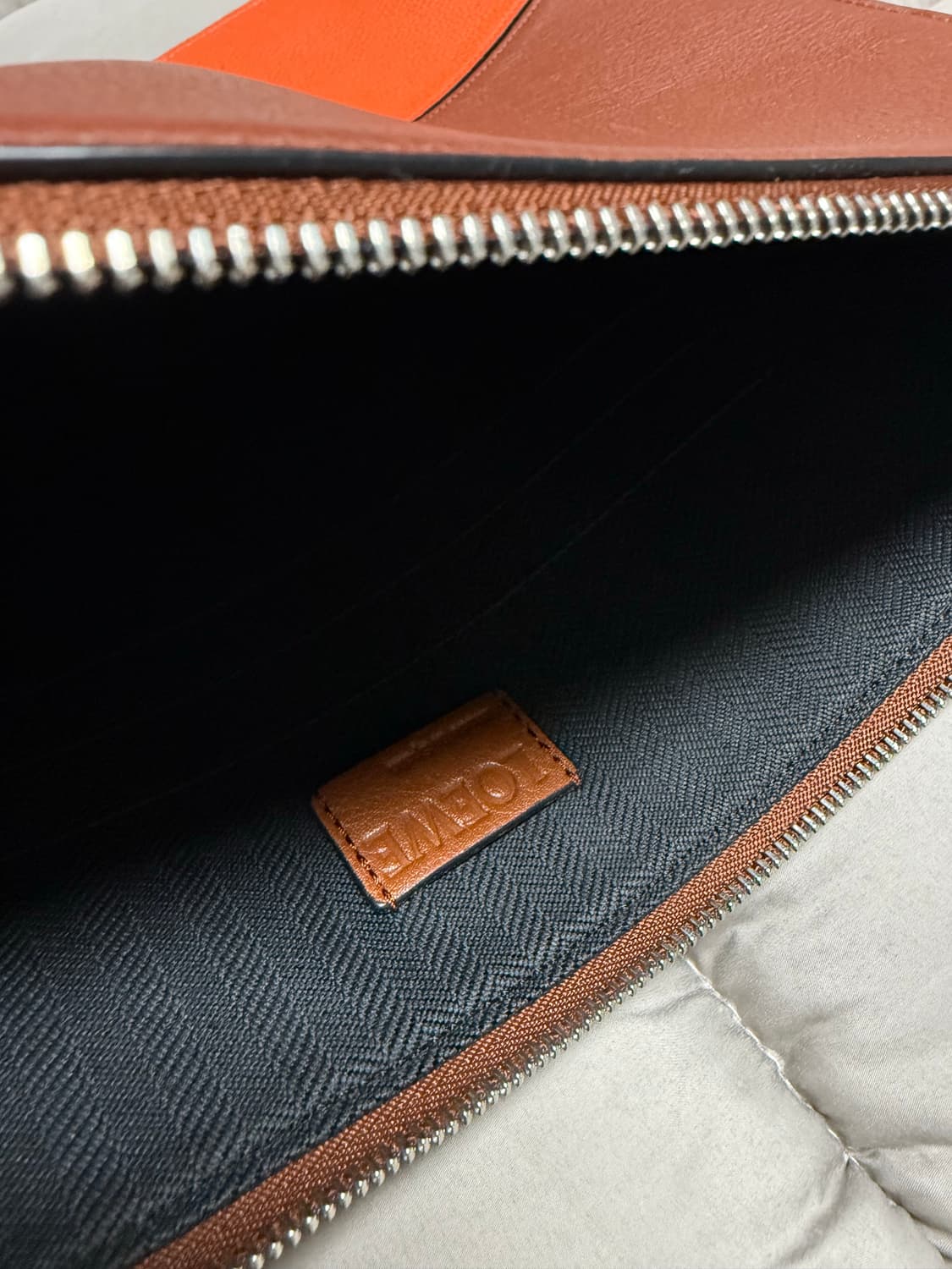 Loewe 로에베 크런치백 상품이미지3