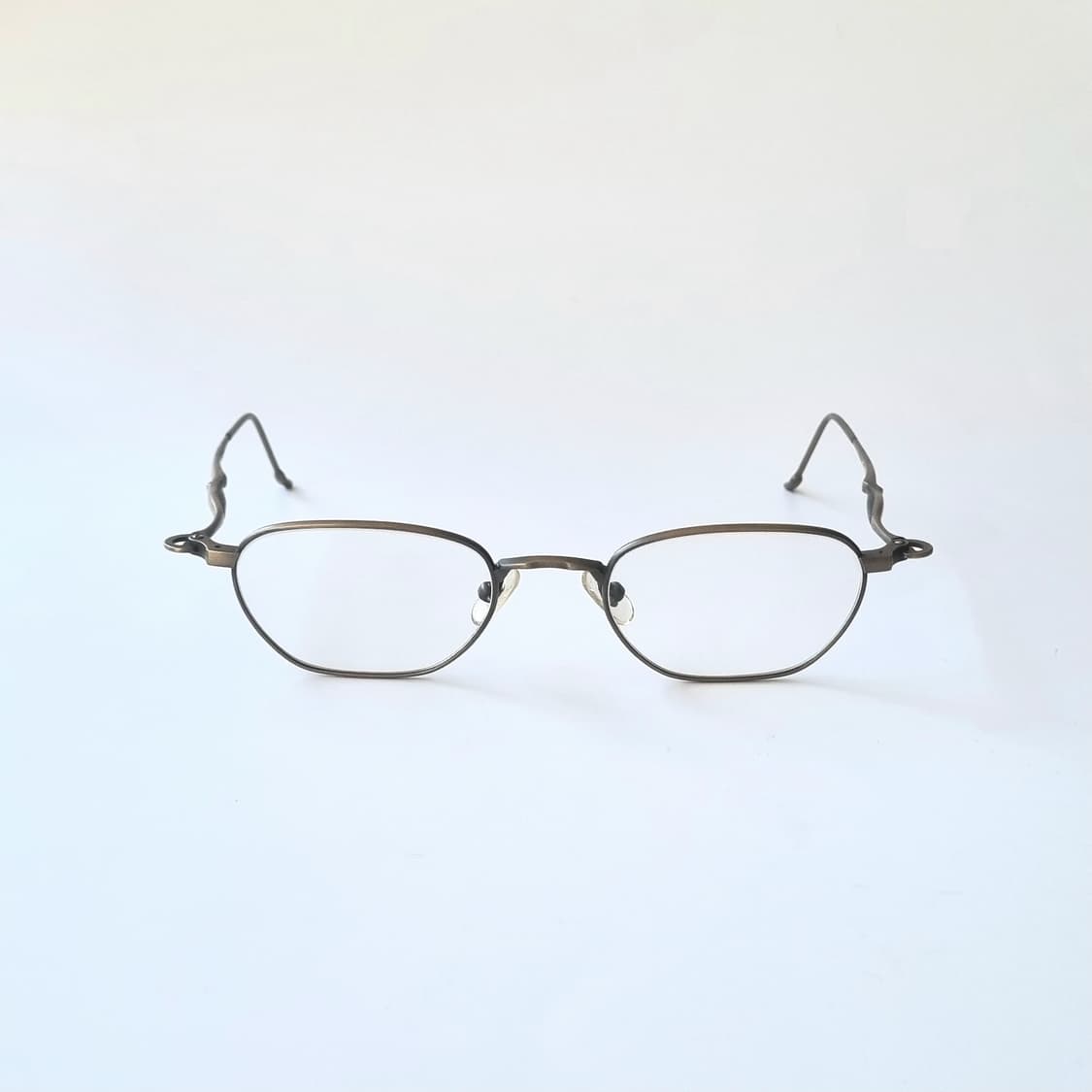 데드스탁 엔틱 브라운 다각 티타늄 안경테 상품이미지3