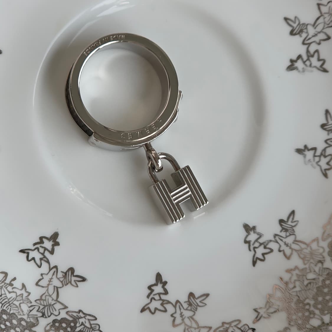 에르메스 은장 켈리 스카프링 리자드 레더 상품이미지9