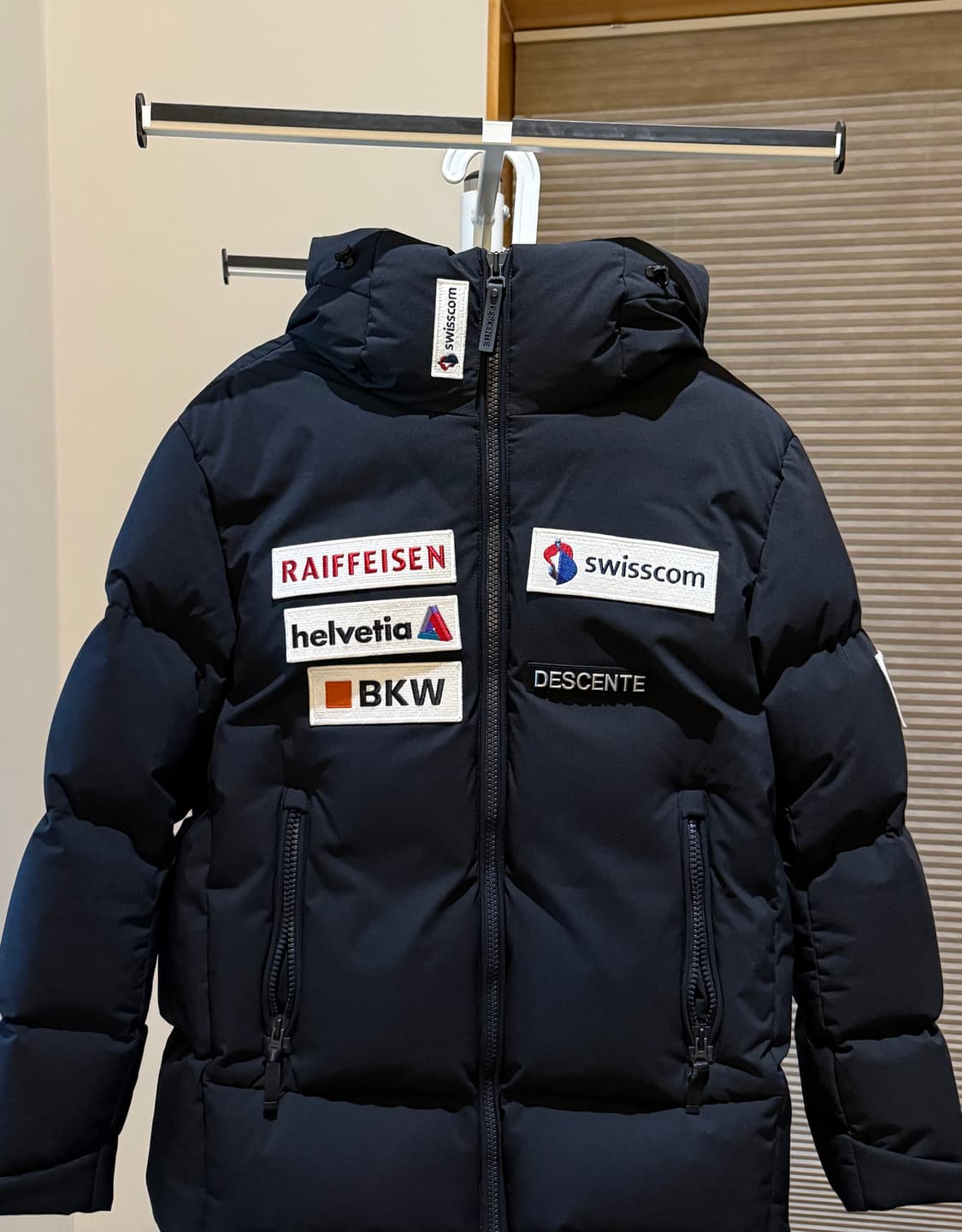 데상트 아우디 스위스 스키팀 패딩 상품이미지1