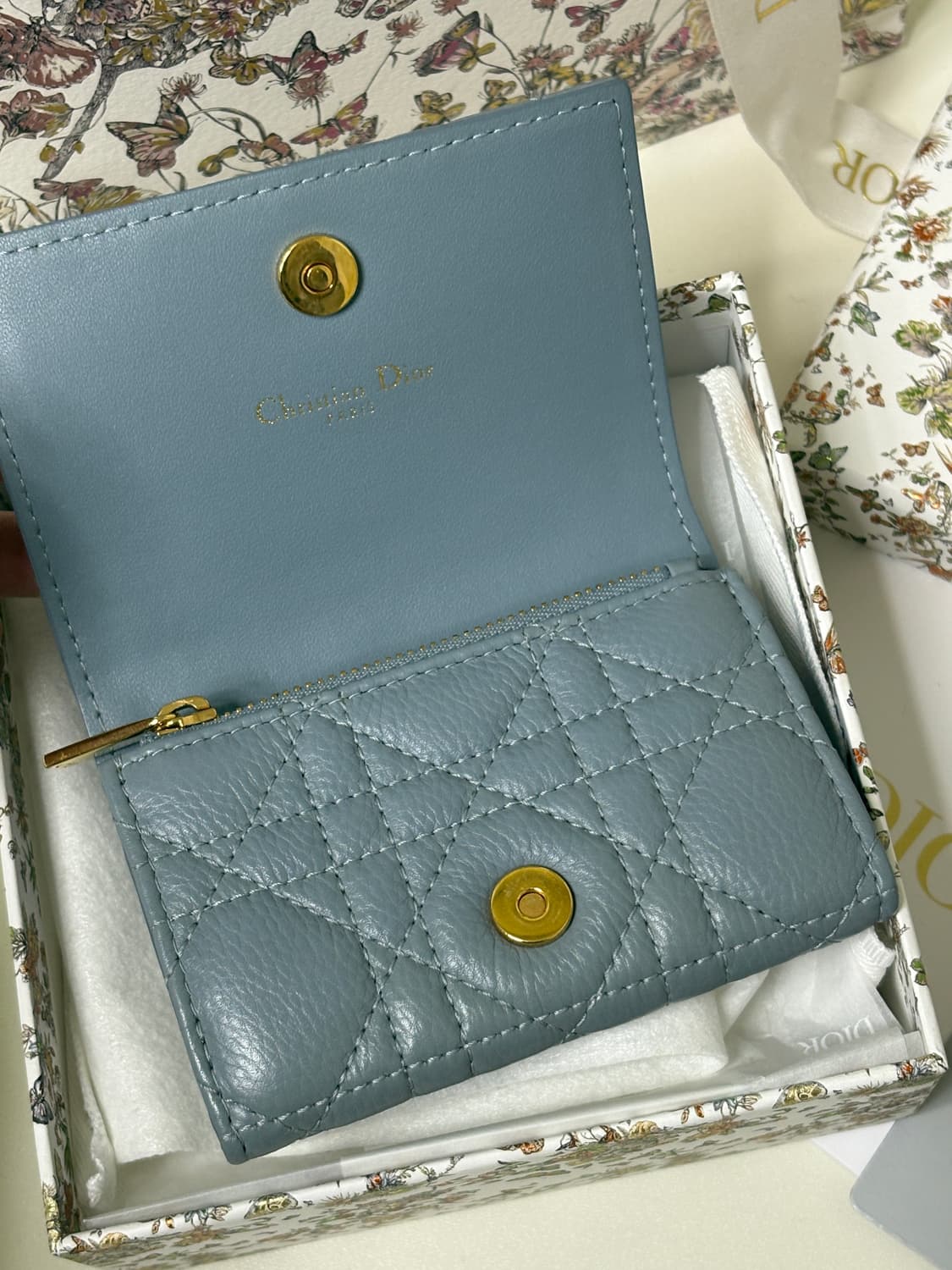 디올 카로 카드지갑 클라우드블루 (구성품O) 상품이미지8