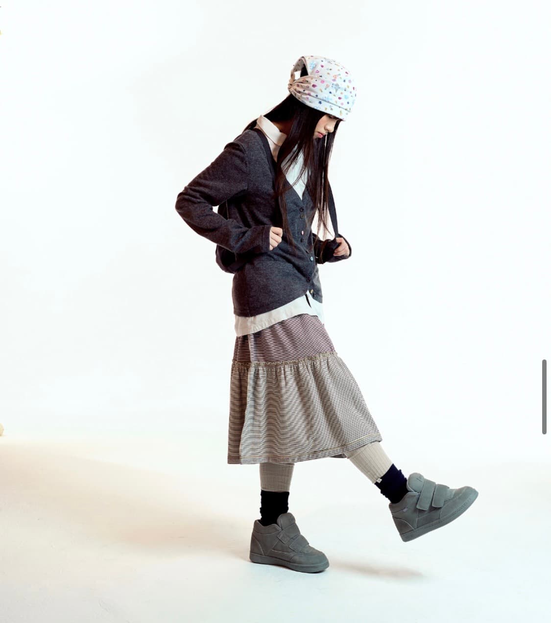 COLORED STRIPE MIDI SKIRT GREY BEIGE 상품이미지3