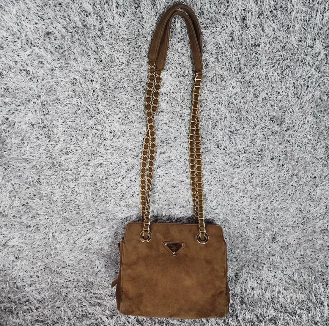 프라다 스웨이드 금장 체인 숄더백 상품이미지3