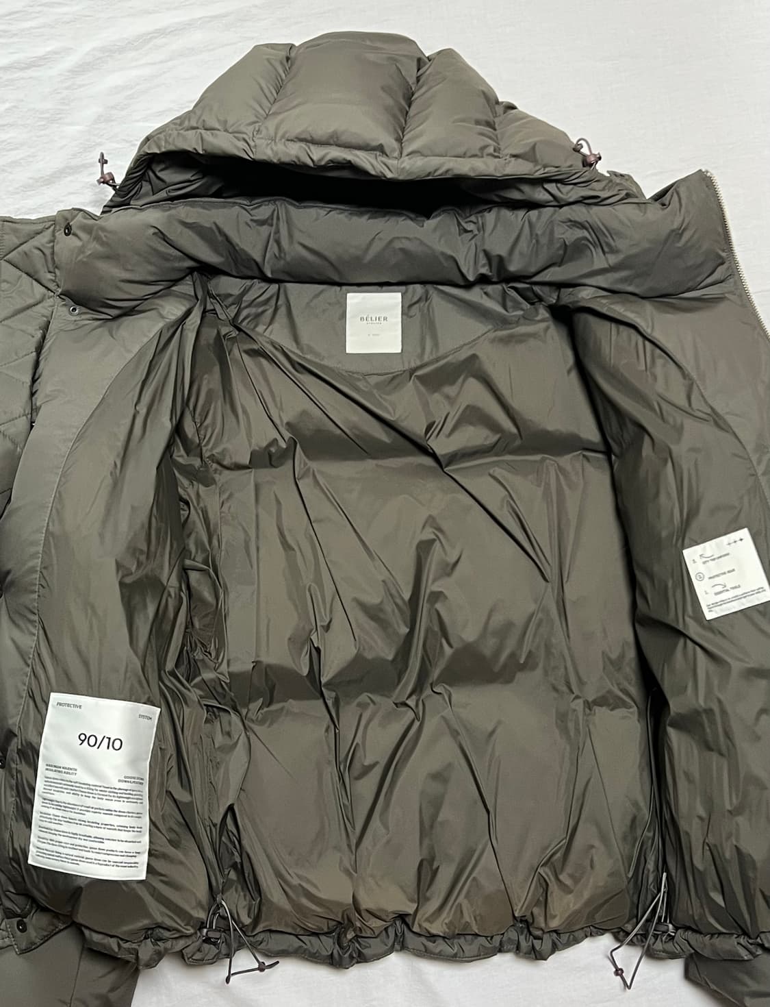 [새상품] S) 벨리에 크로스 라인 후디드 구스 다운 패딩 올리브 상품이미지8