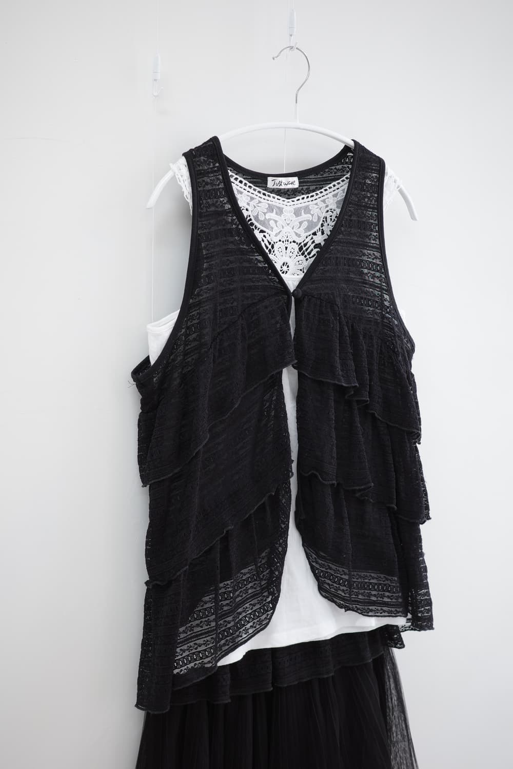Ruffle frill black vest 상품이미지2