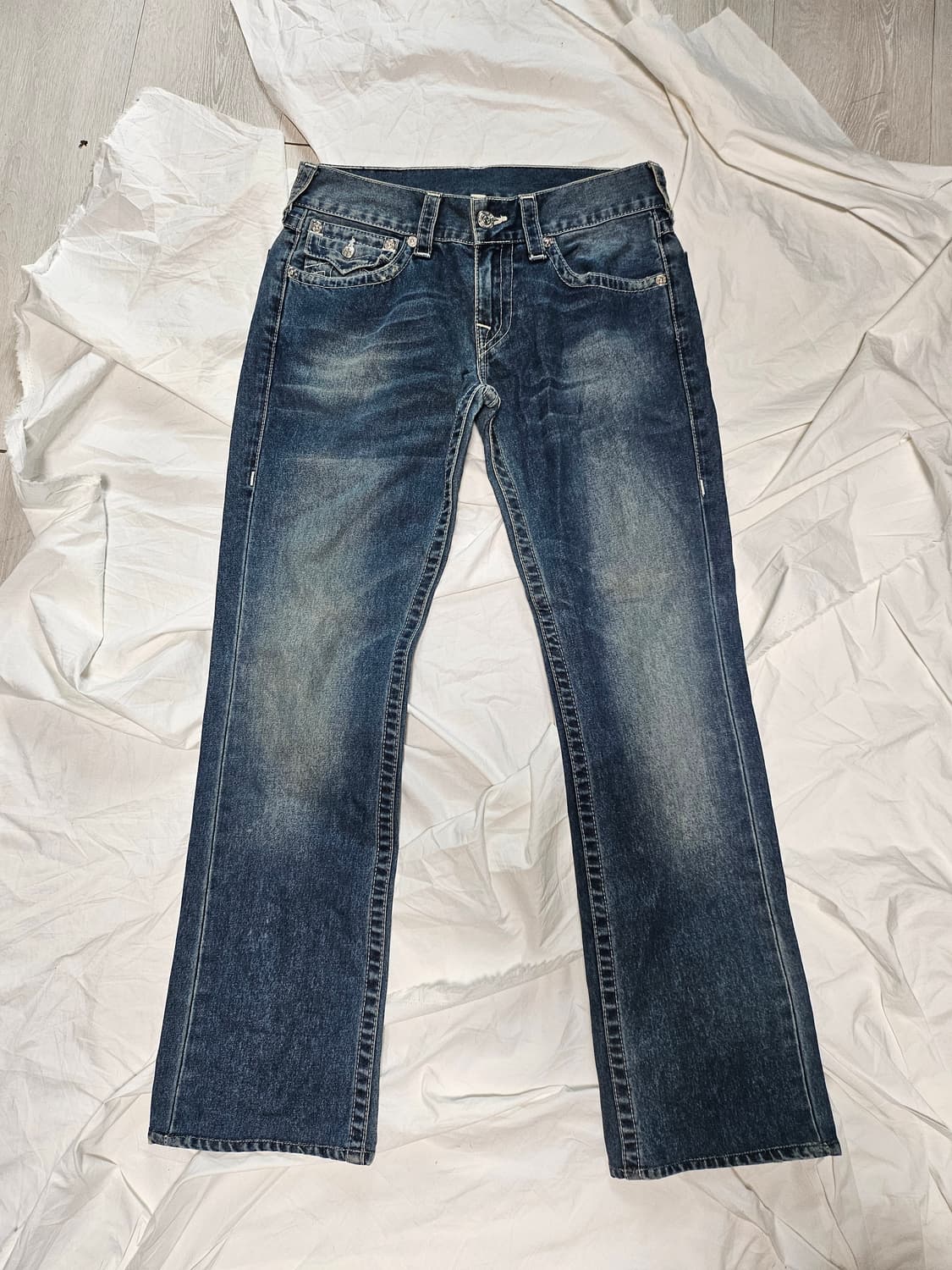 트루릴리전 스트레이트핏 중청 워싱 데님 진 30 상품이미지1