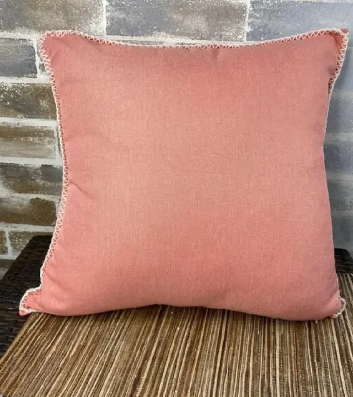 코랄 핑크 스티치 쿠션 상품이미지3