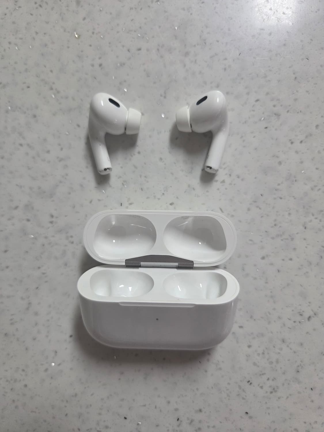 새상품급 에어팟 프로 2 상품이미지2