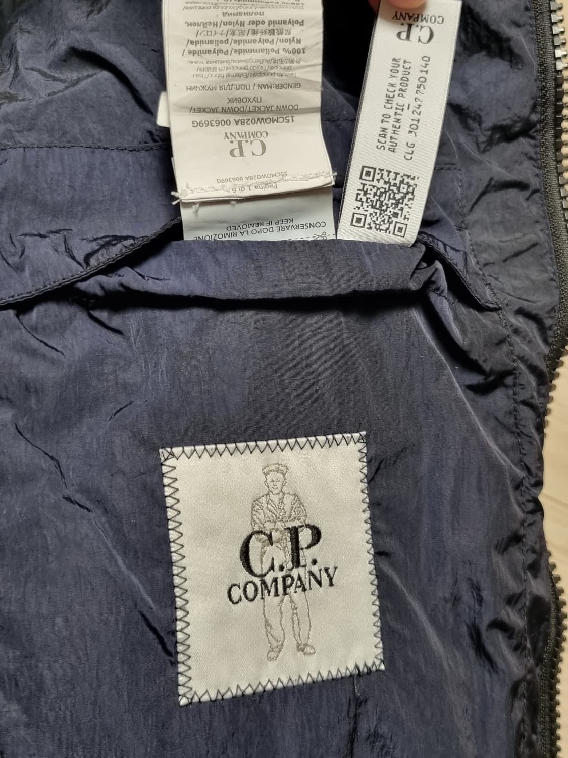 cp컴퍼니 에코크롬R 패딩 상품이미지5