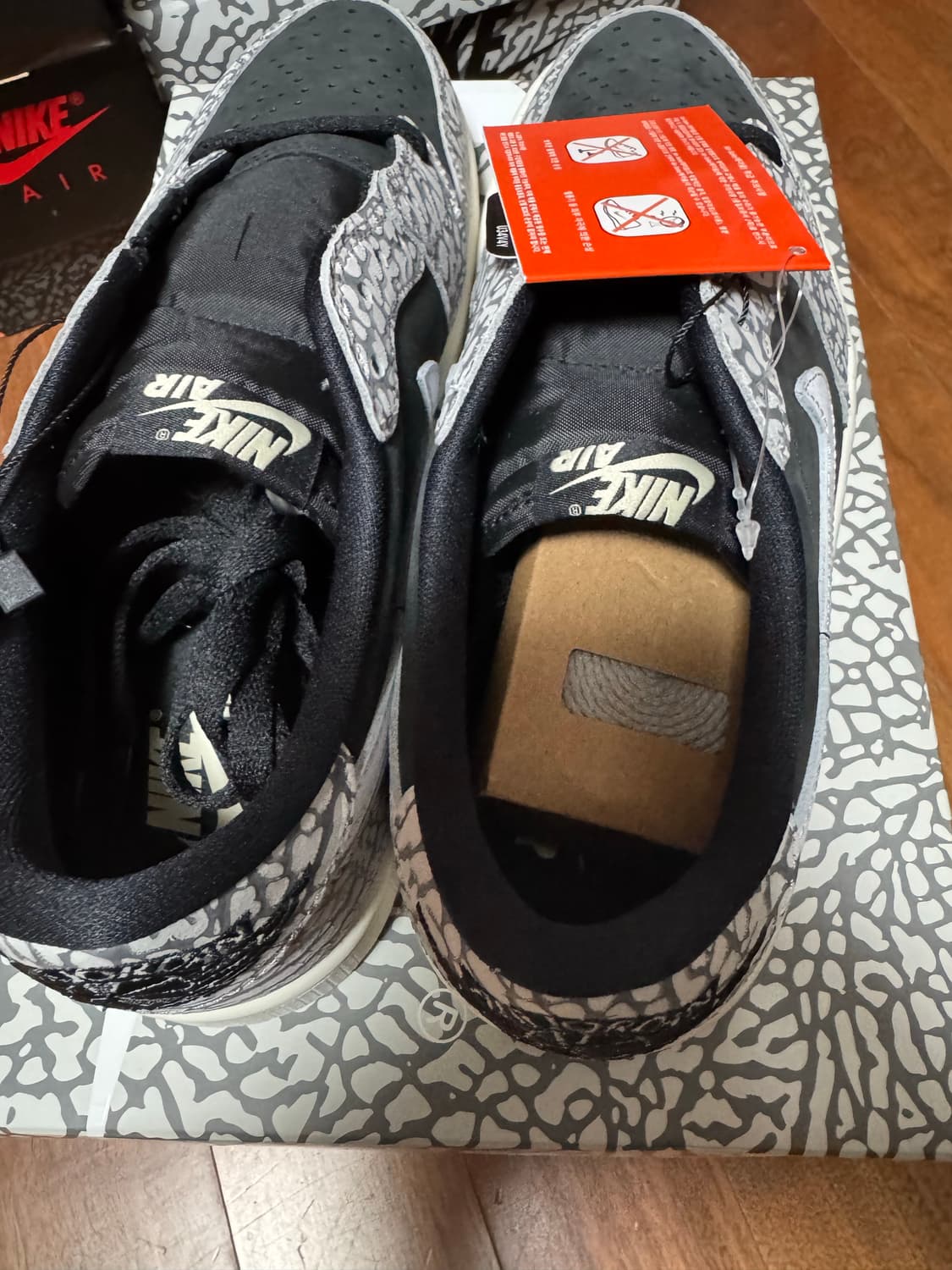 정품새제품 나이키 조던1 로우 OG 블랙 시멘트 270mm 상품이미지5