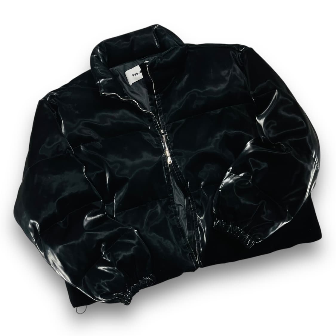 블랙업 하이브 글로시 투웨이 다크 크롭패딩 상품이미지1