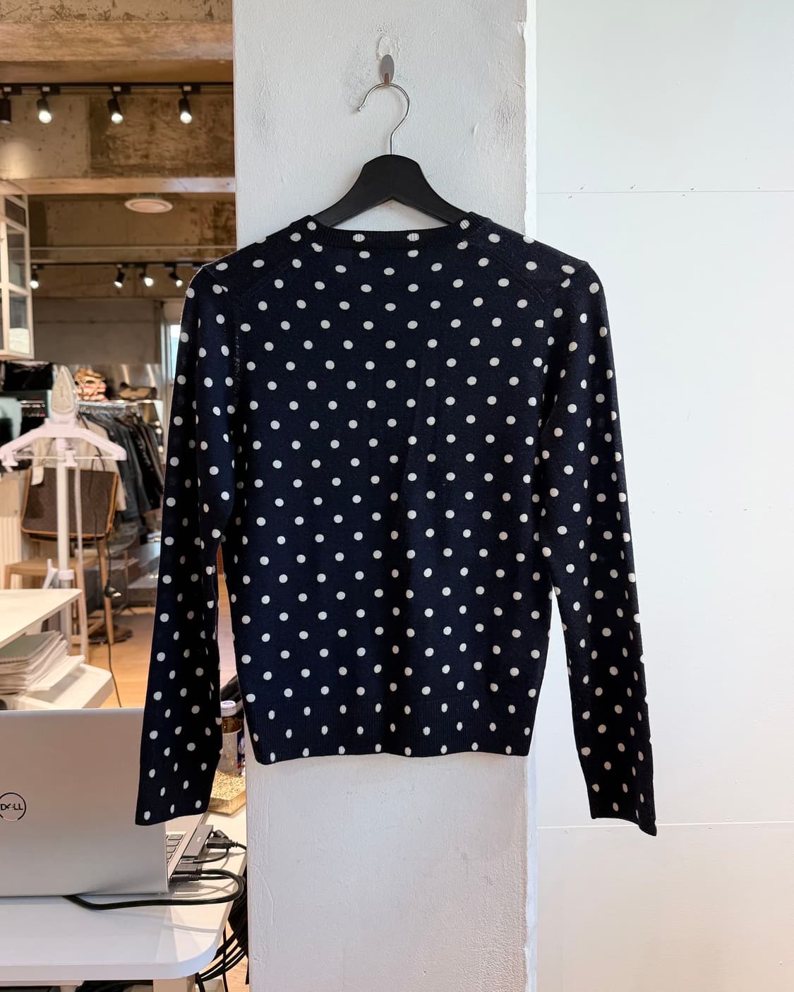 꼼데가르송 플레이 네이비 폴카 도트 브이넥 니트  상품이미지7