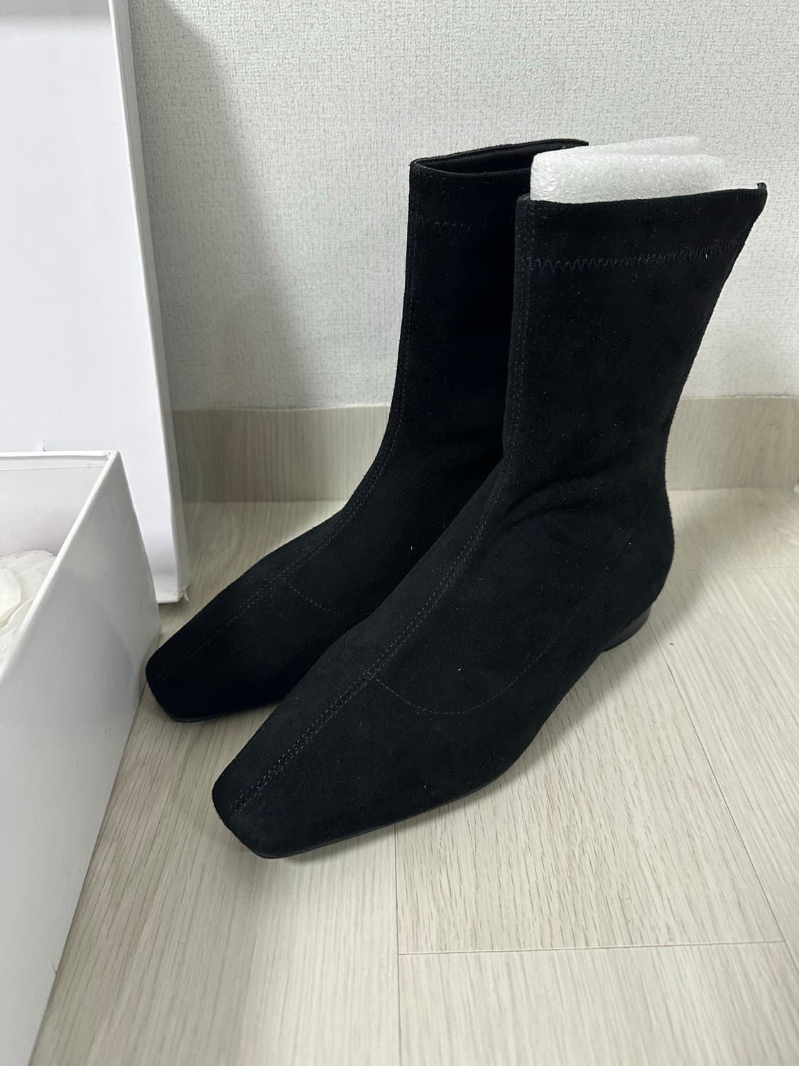 마뗑킴 스퀘어 앵클 부츠 240 블랙 상품이미지2