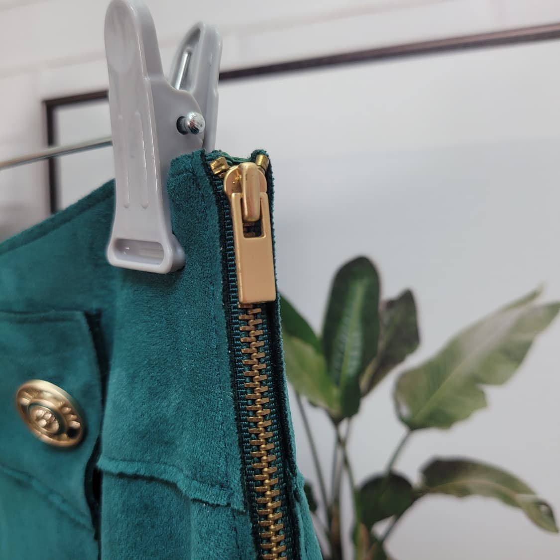 DEWL 듀엘 스웨이드 언발란스 랩 미디 스커트 55사이즈 새상품급 상품이미지4