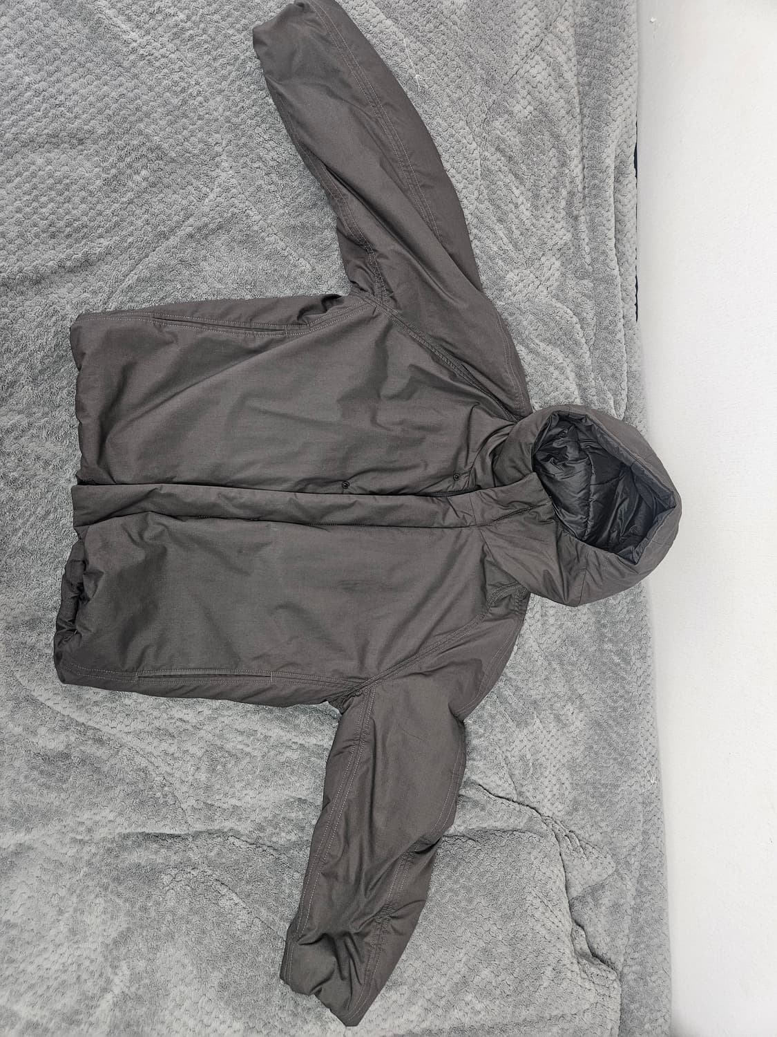 유니클로 퍼프테크 볼륨파카 다크그레이 m 상품이미지3