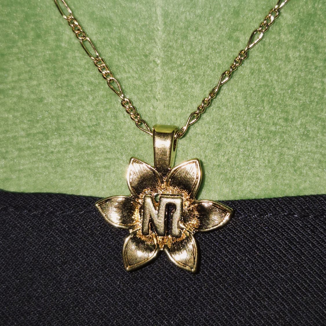 80s 프랑스 니나리치 꽃잎 로고 목걸이 상품이미지6